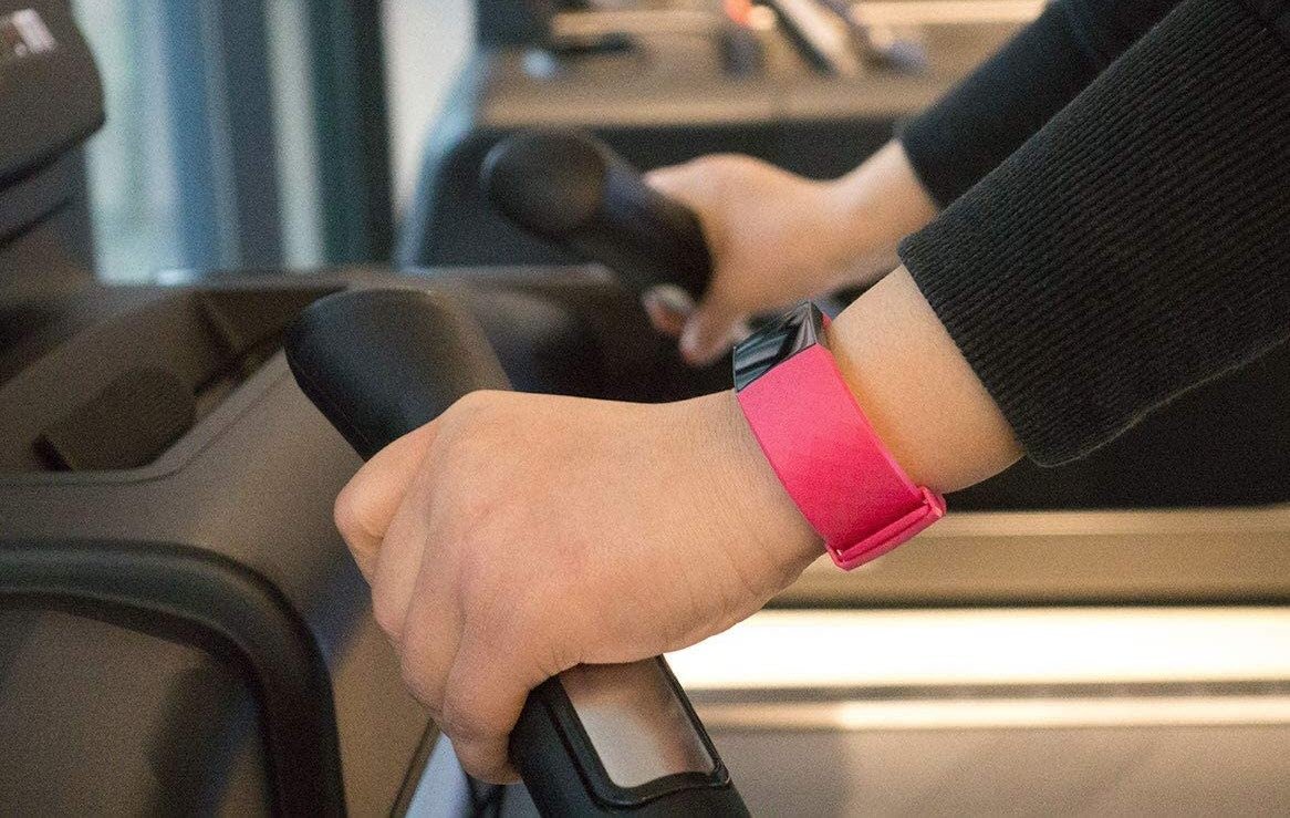 6 Melhores Bandas Esportivas Para Seu Fitbit Charge 4