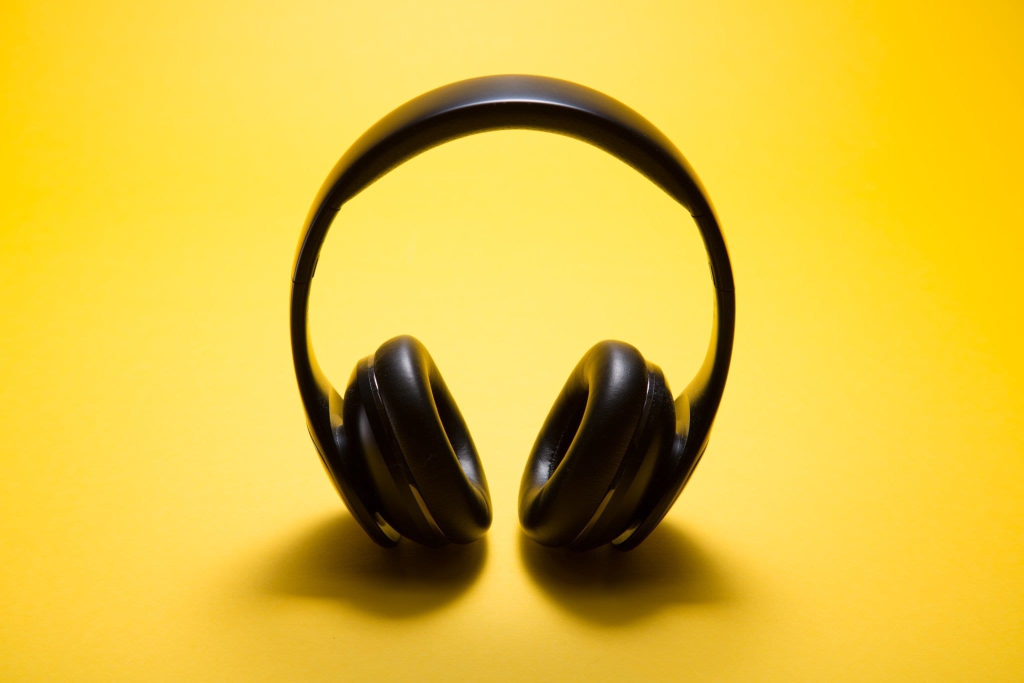 1577092428 6 Melhores Suportes para Fones de Ouvido com Carregadores para 1