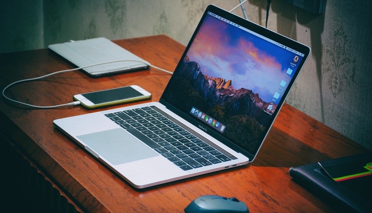 6 Melhores Casos Hardshell para MacBook Pro 1