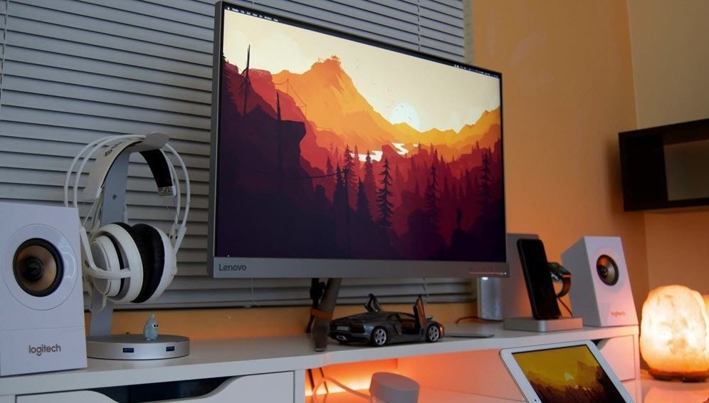 5 melhores monitores para PC com alto falantes embutidos abaixo de 1