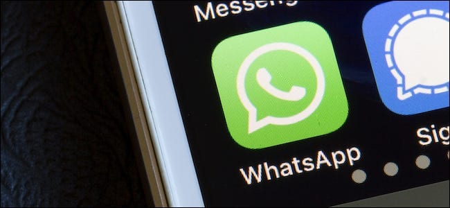 Como criar um link público para o seu grupo WhatsApp 1 whatsapp logo on an iphone 1