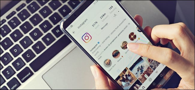 Como ver uma lista de todos os links em que você clicou no Instagram 1 instagram profile on a smartphone 1
