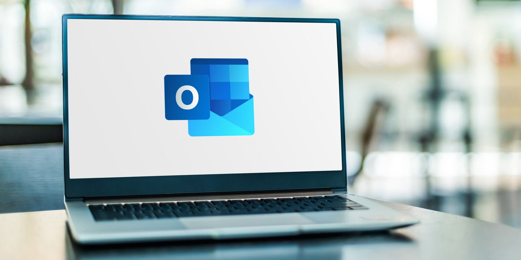 outlook logo laptop