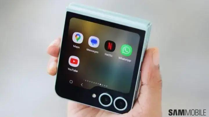 Galaxy Z Flip 6 recebe atualização de segurança de janeiro 2025 1 A palavra-chave é "atualização de segurança janeiro 2025".